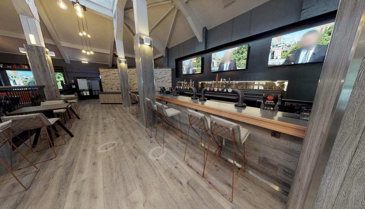 Hotel Village Liverpool 3*