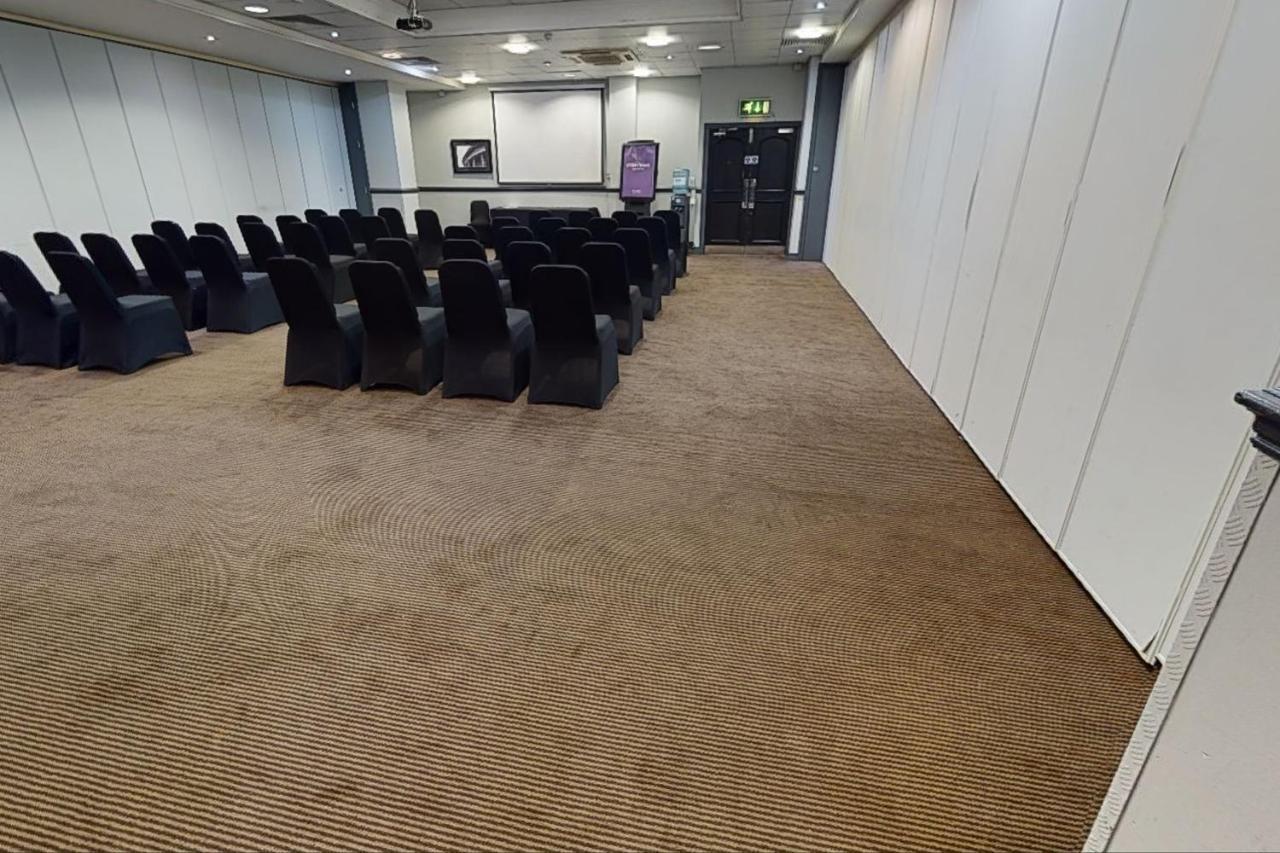 Village Liverpool 3*