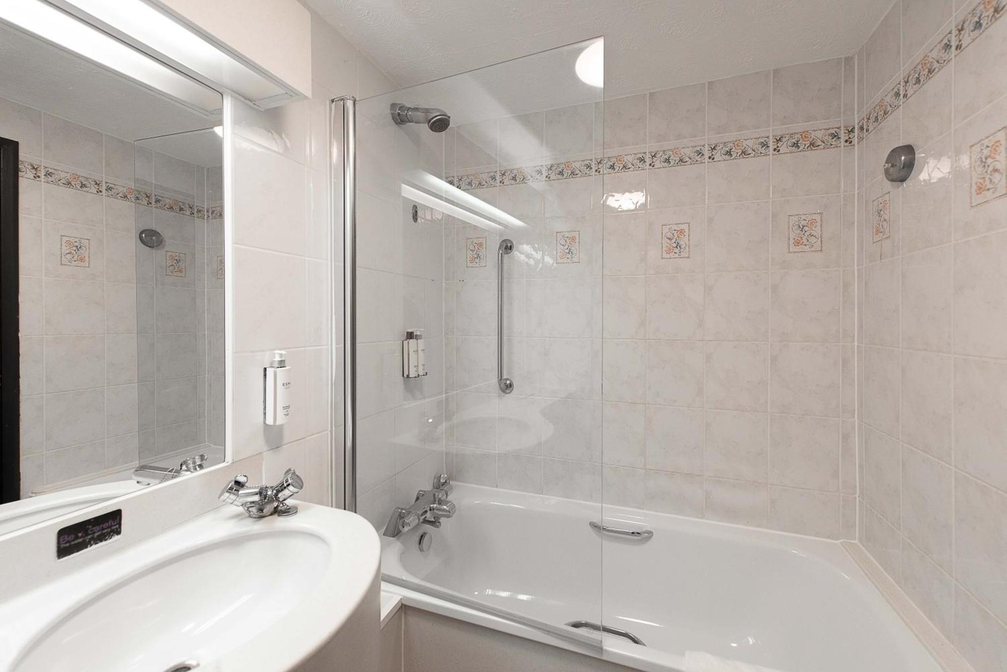 Village Liverpool Hotel 3*