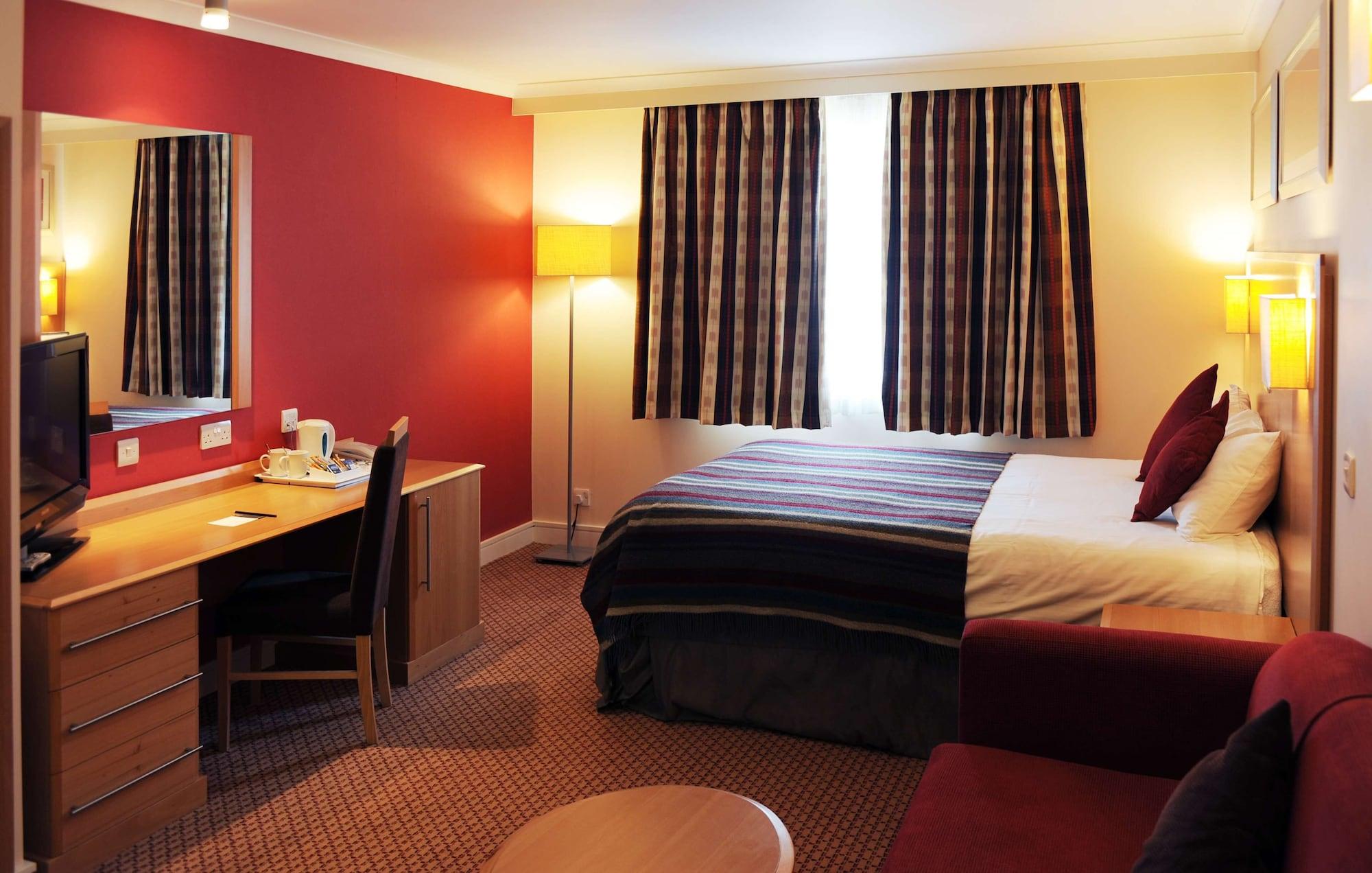 Village Liverpool 3*