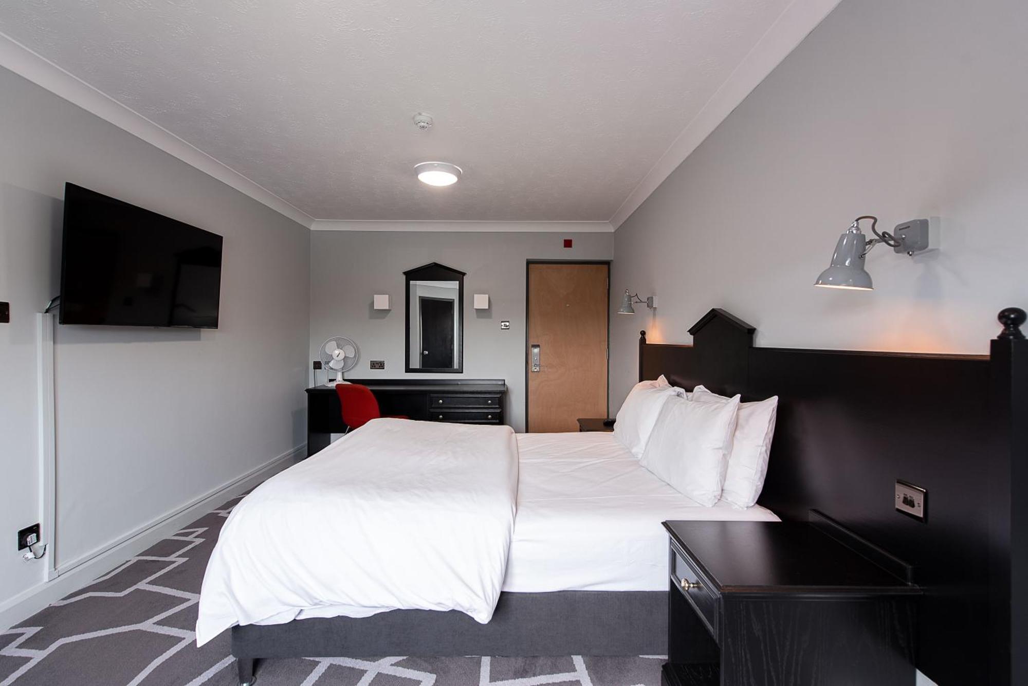 Hotel Village Liverpool 3*