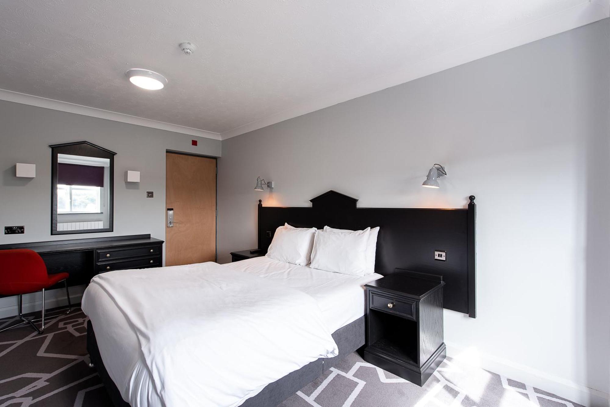 Village Liverpool Hotel 3*