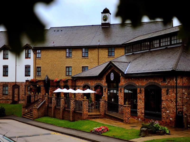 Village Liverpool Hotel 3*